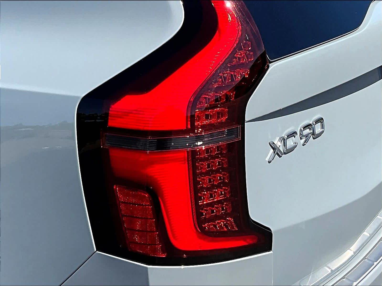 2026 Volvo XC90 Plus - Photo 32