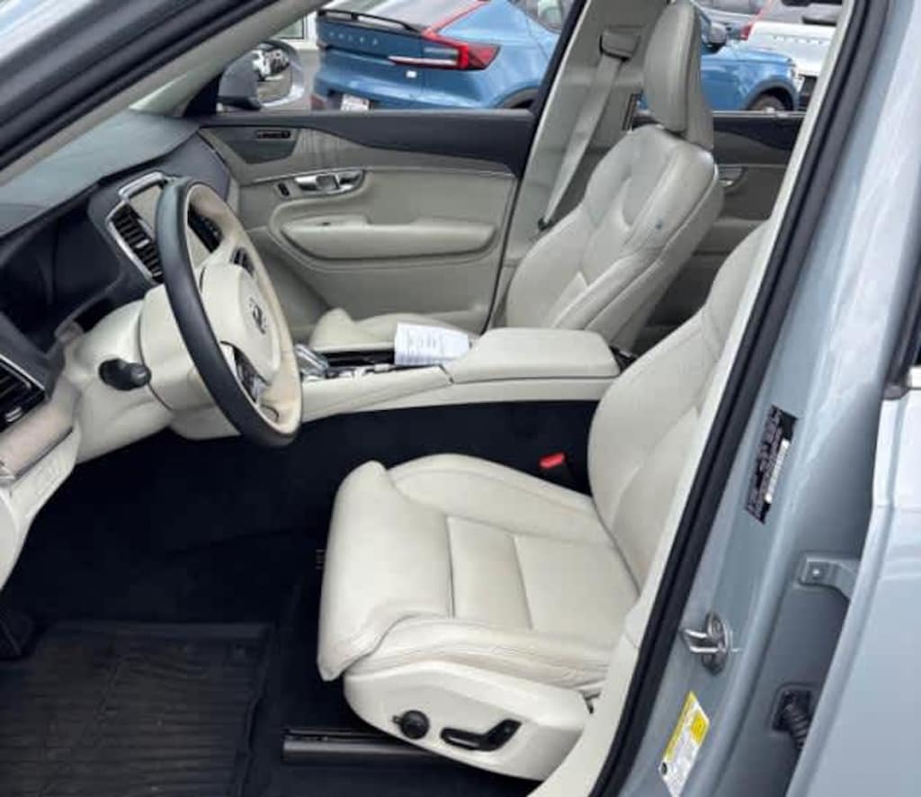 Certified 2025 Volvo XC90 Plug-In Hybrid Ultra T8 AWD 7-Seater