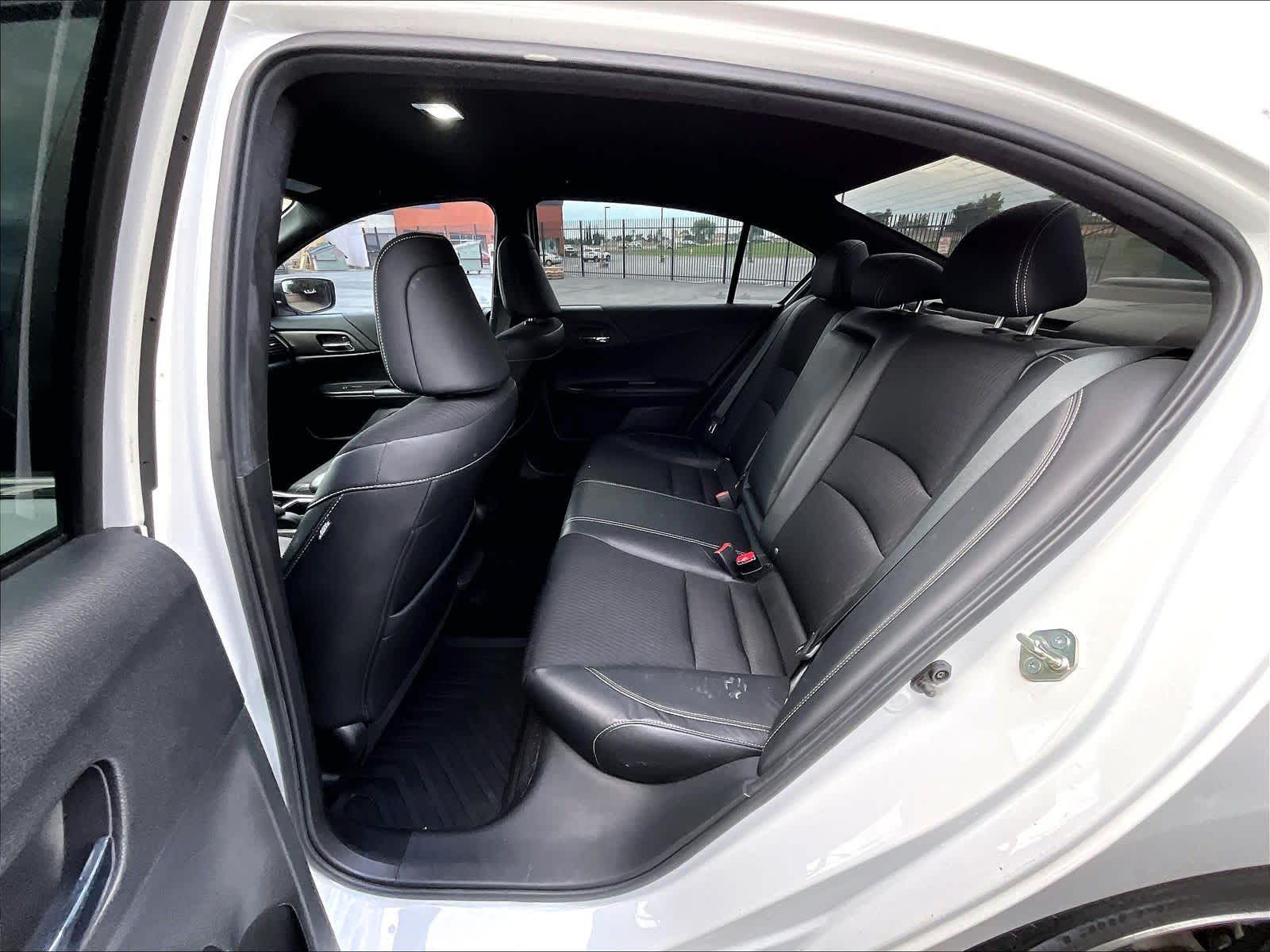 2016 Honda Accord Sedan Sport photo 5