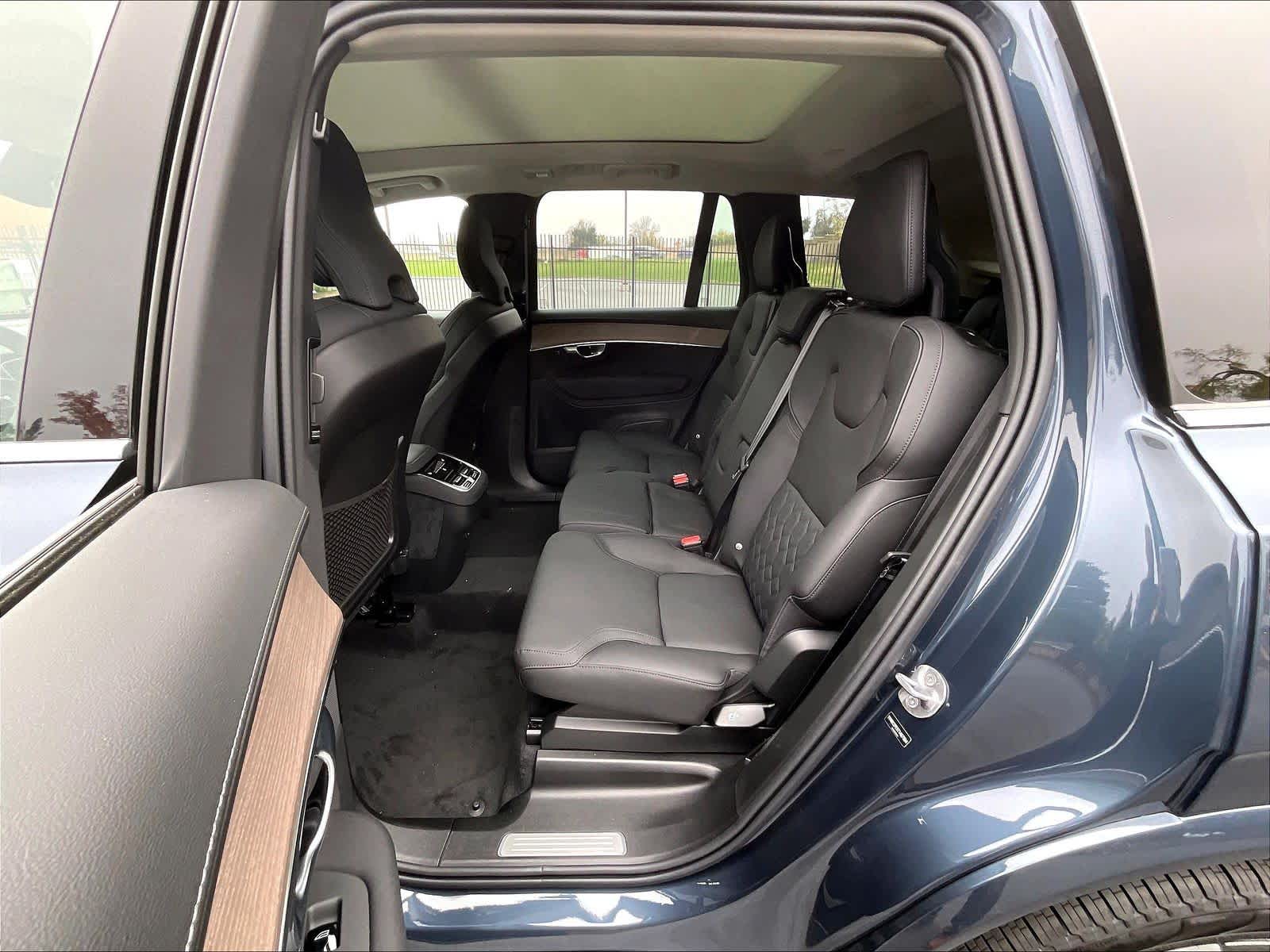 2026 Volvo XC90 Plus - Photo 12