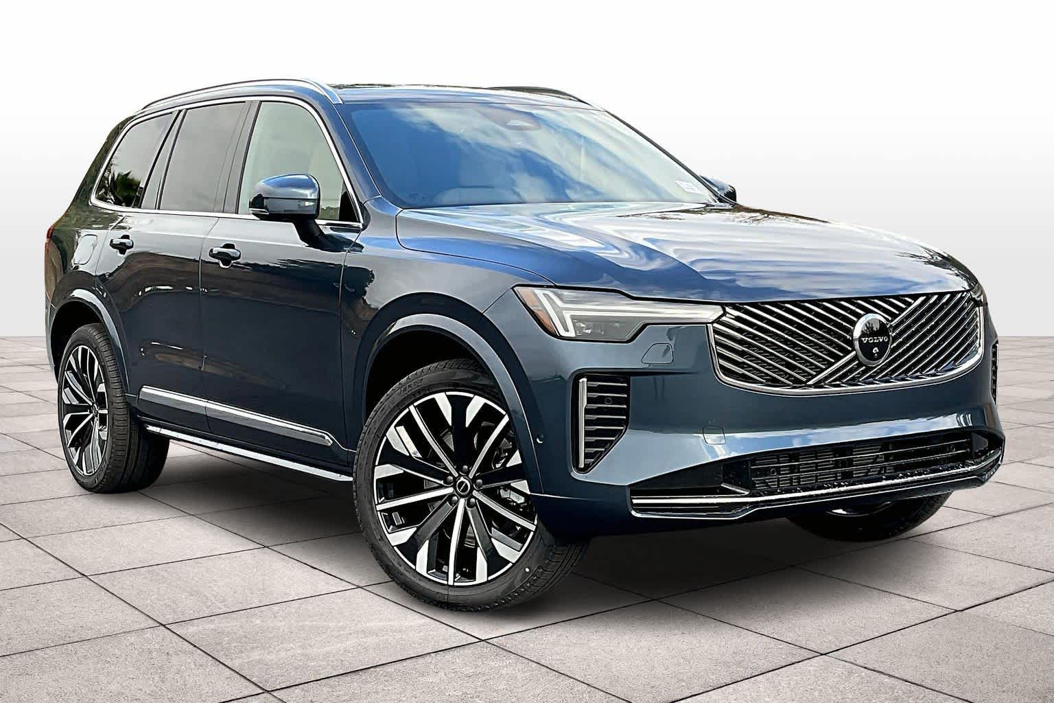 2026 Volvo XC90 Plus photo 2