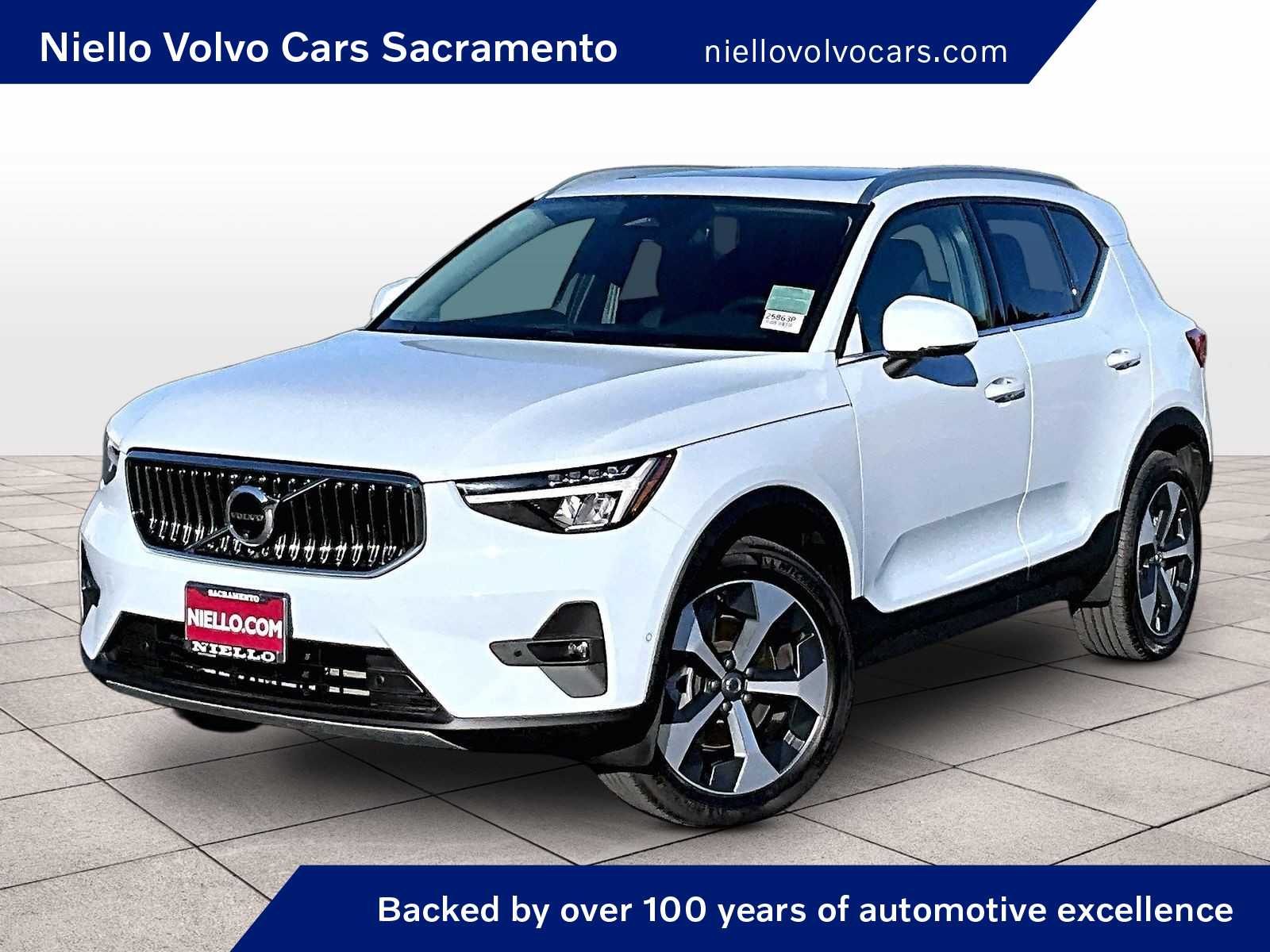 2025 Volvo XC40 Plus Bright Theme photo 1
