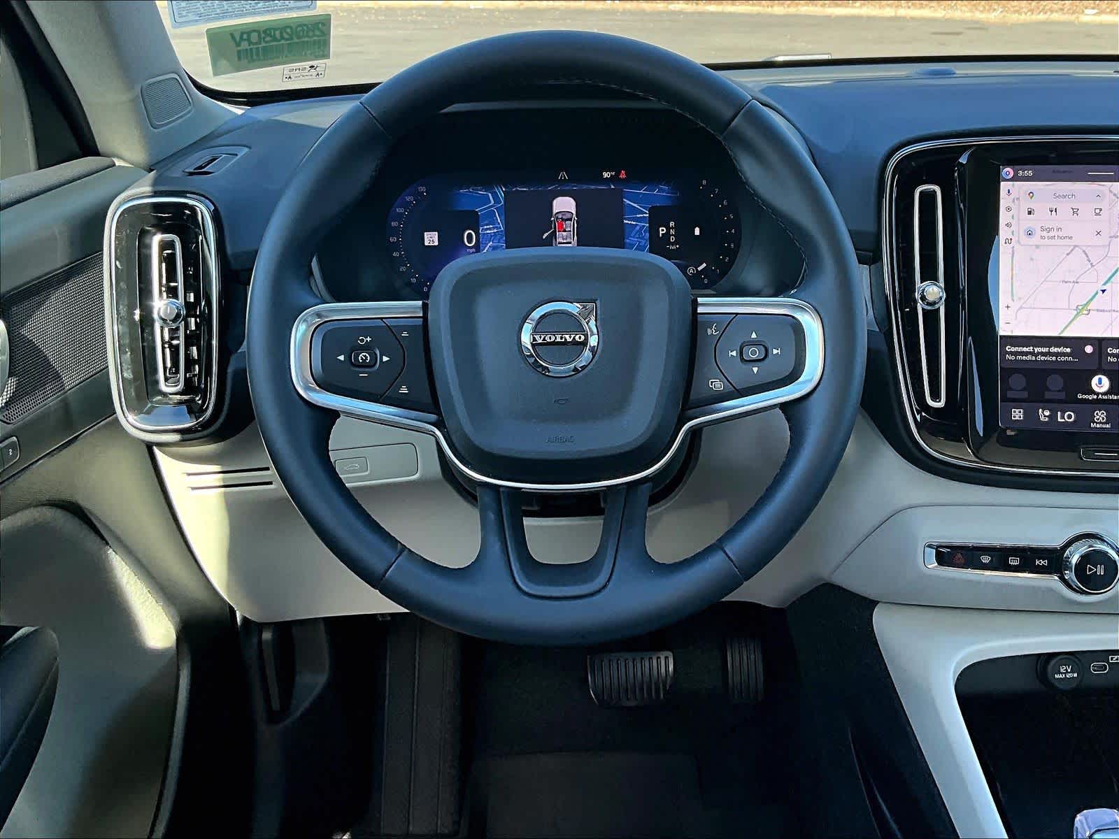 2026 Volvo XC40 Plus photo 5