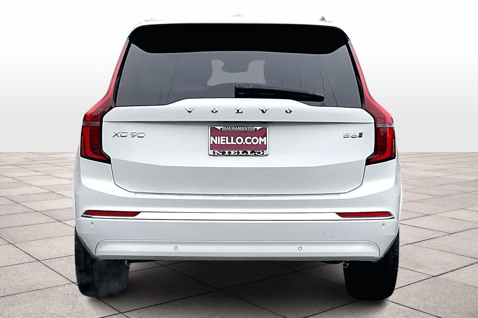 2026 Volvo XC90 B6 Plus 7-Seater photo 5