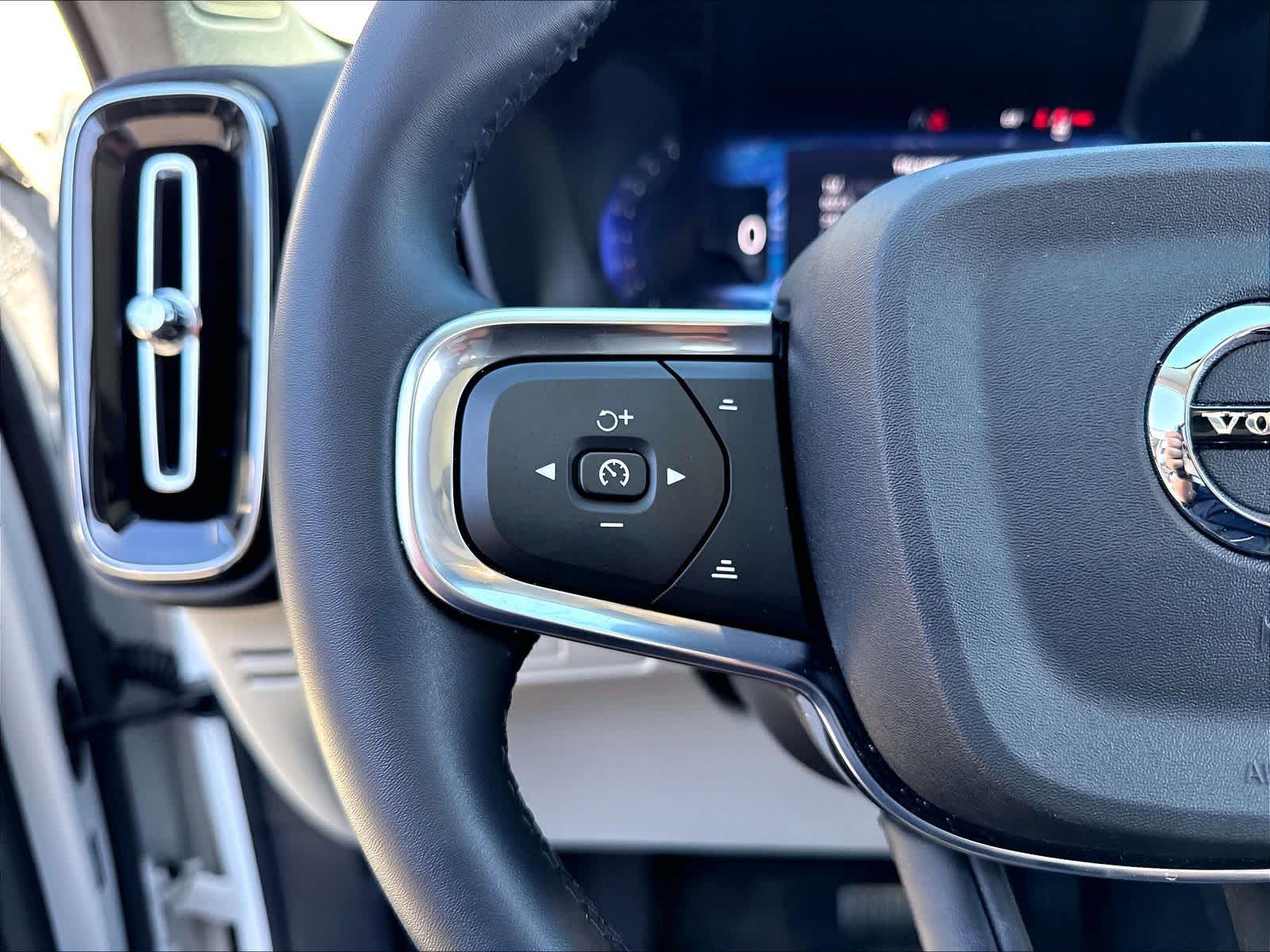 2026 Volvo XC40 Plus - Photo 20