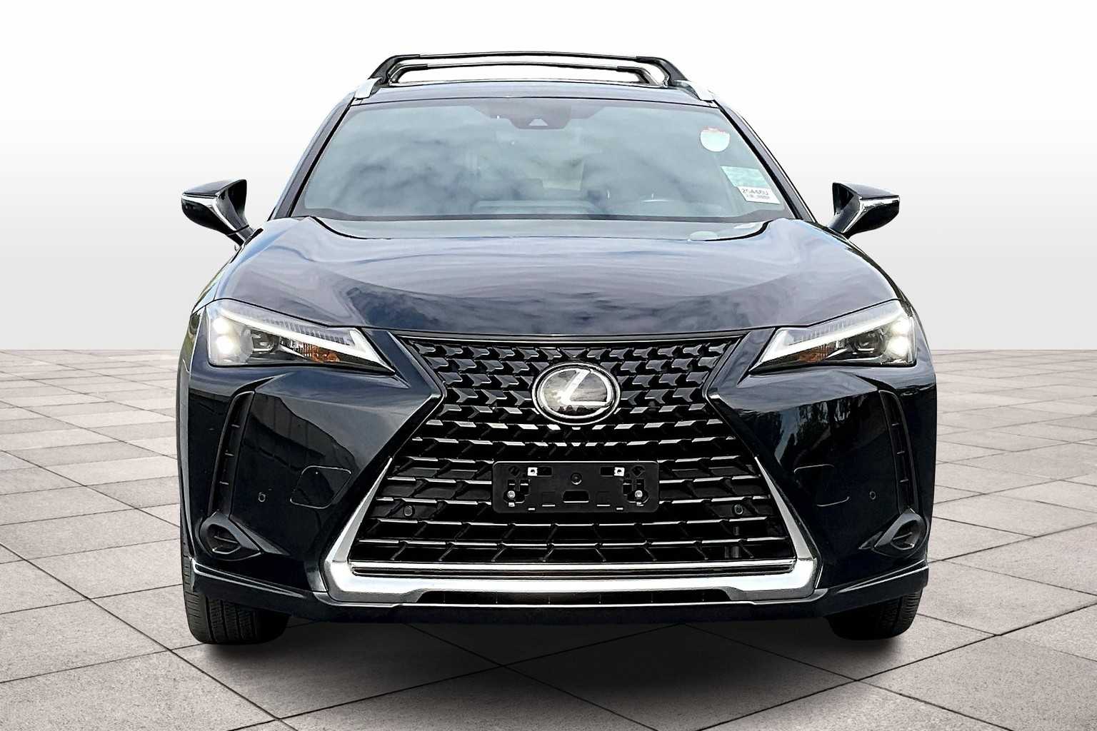 2023 Lexus UX 250h Premium photo 2