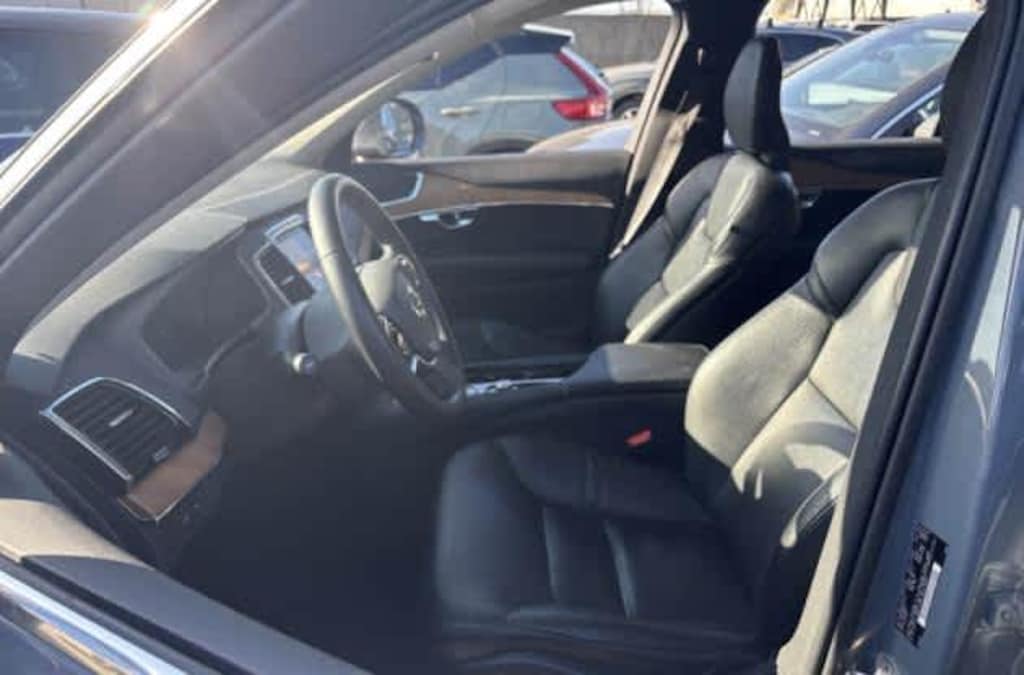 Used 2023 Volvo XC90 Recharge Plug-In Hybrid Plus T8 eAWD PHEV 6P