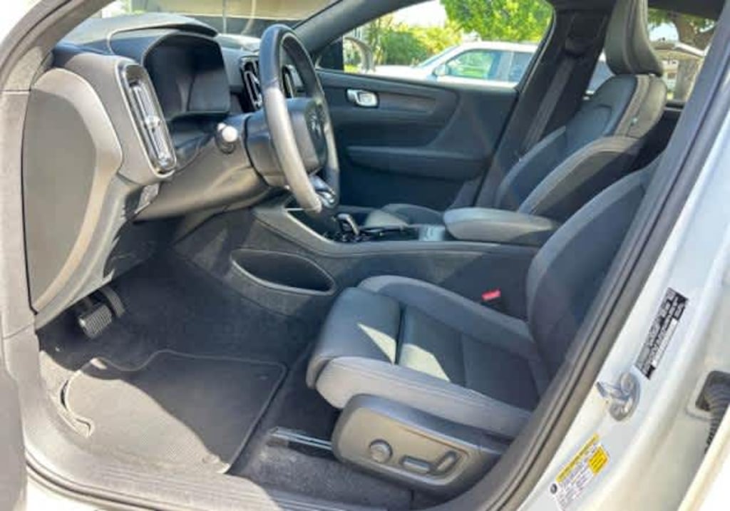 Used 2023 Volvo C40 Recharge Pure Electric Core Twin eAWD