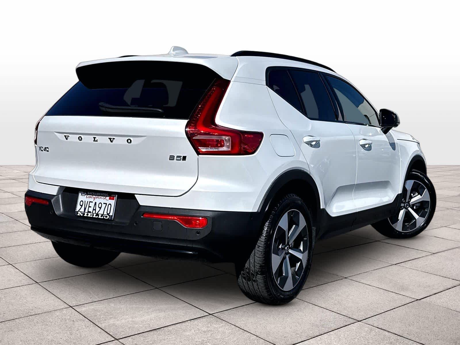 2026 Volvo XC40 Plus - Photo 15