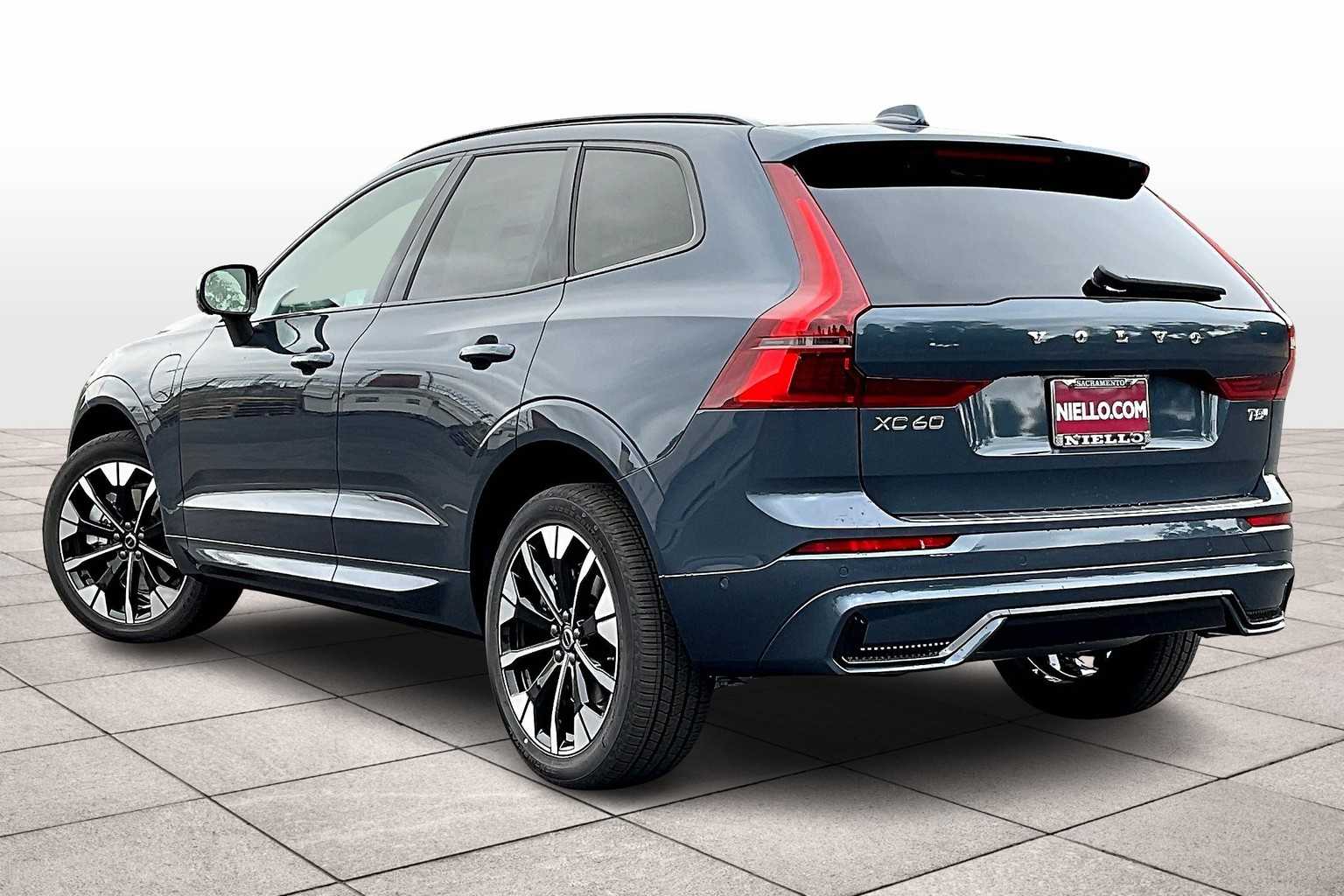 2026 Volvo XC60 plug-in hybrid T8 Plus photo 2