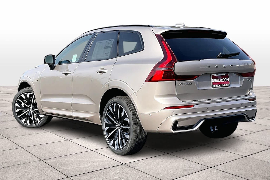 New 2026 Volvo XC60 plug-in hybrid T8 Ultra SUV
