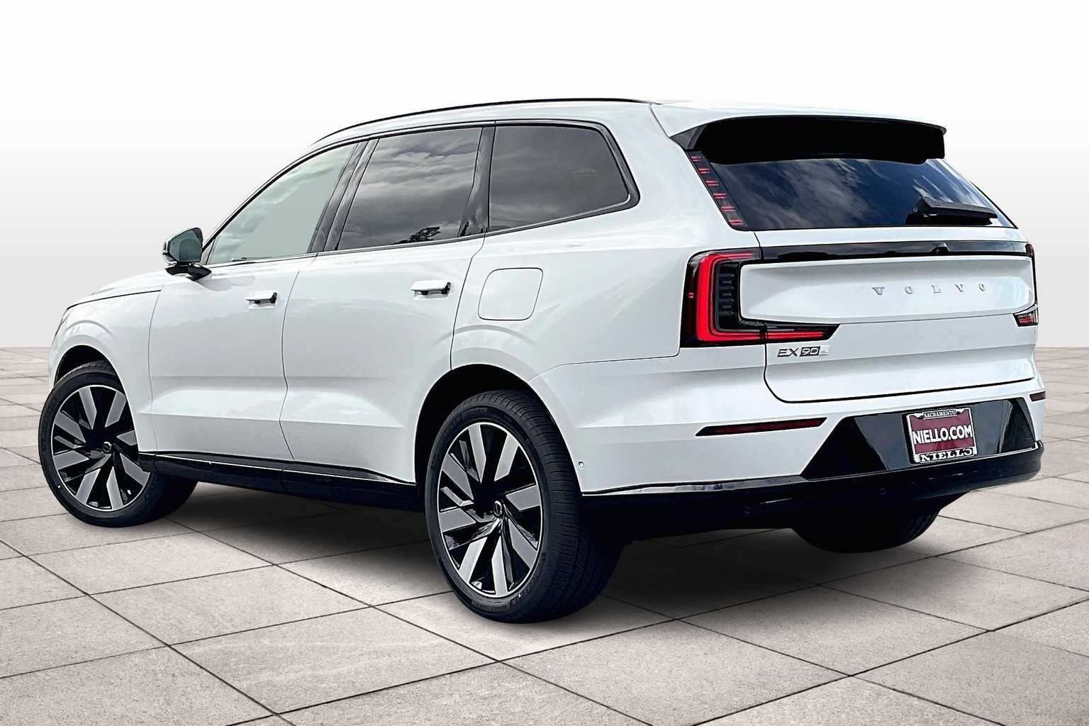 2025 Volvo EX90 Twin Motor Performance Ultra photo 3