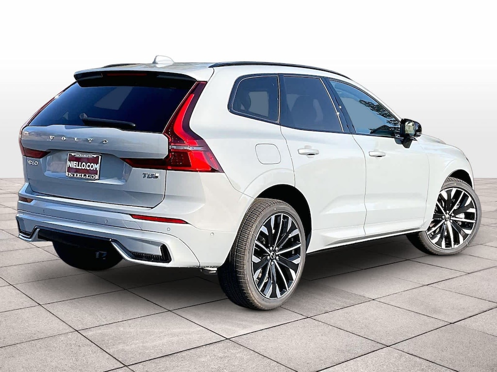 New 2026 Volvo XC60 plug-in hybrid T8 Ultra SUV