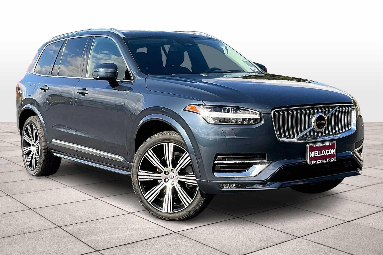 2023 Volvo XC90 Ultimate AWD photo 2