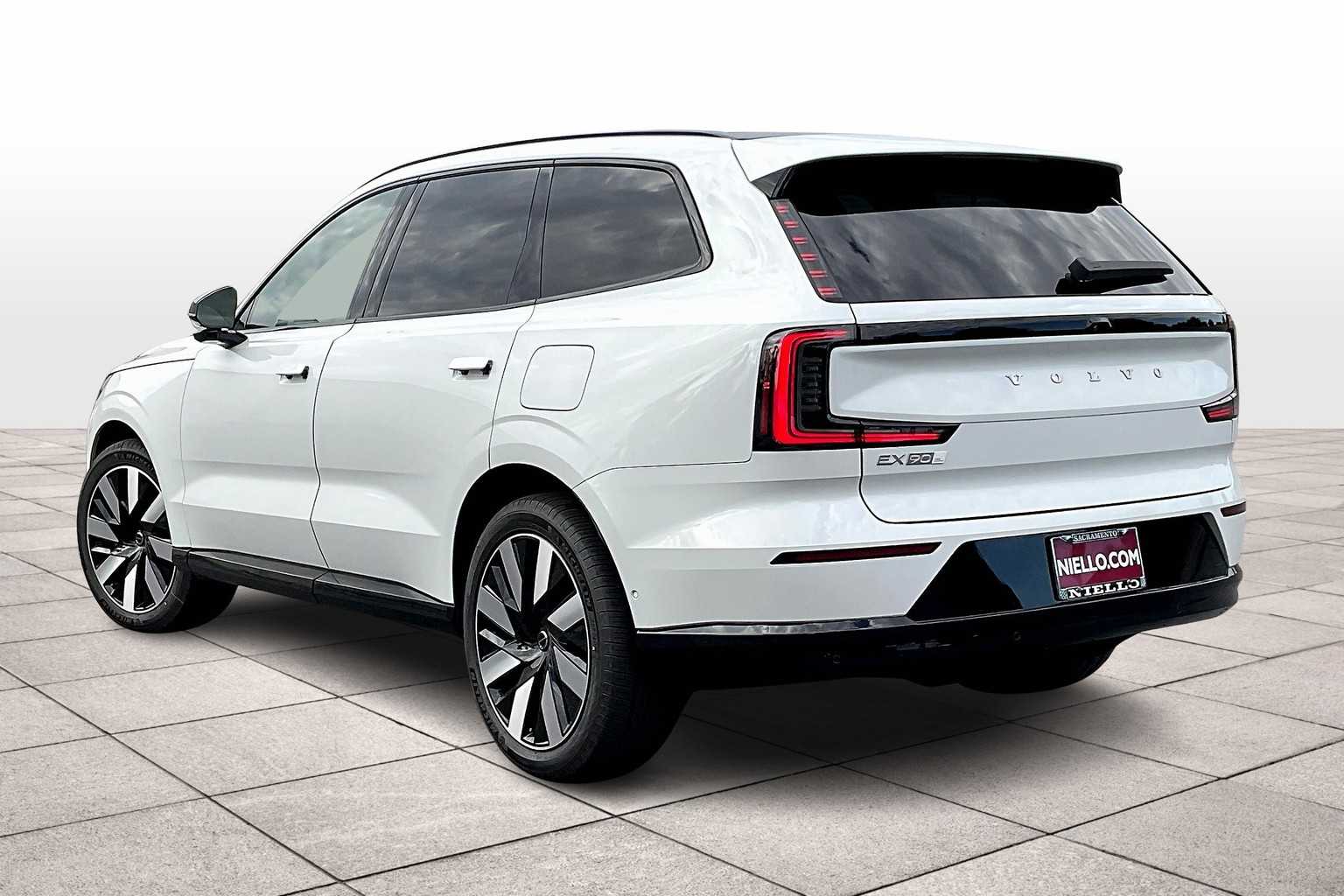 2025 Volvo EX90 Twin Motor Performance Ultra photo 3