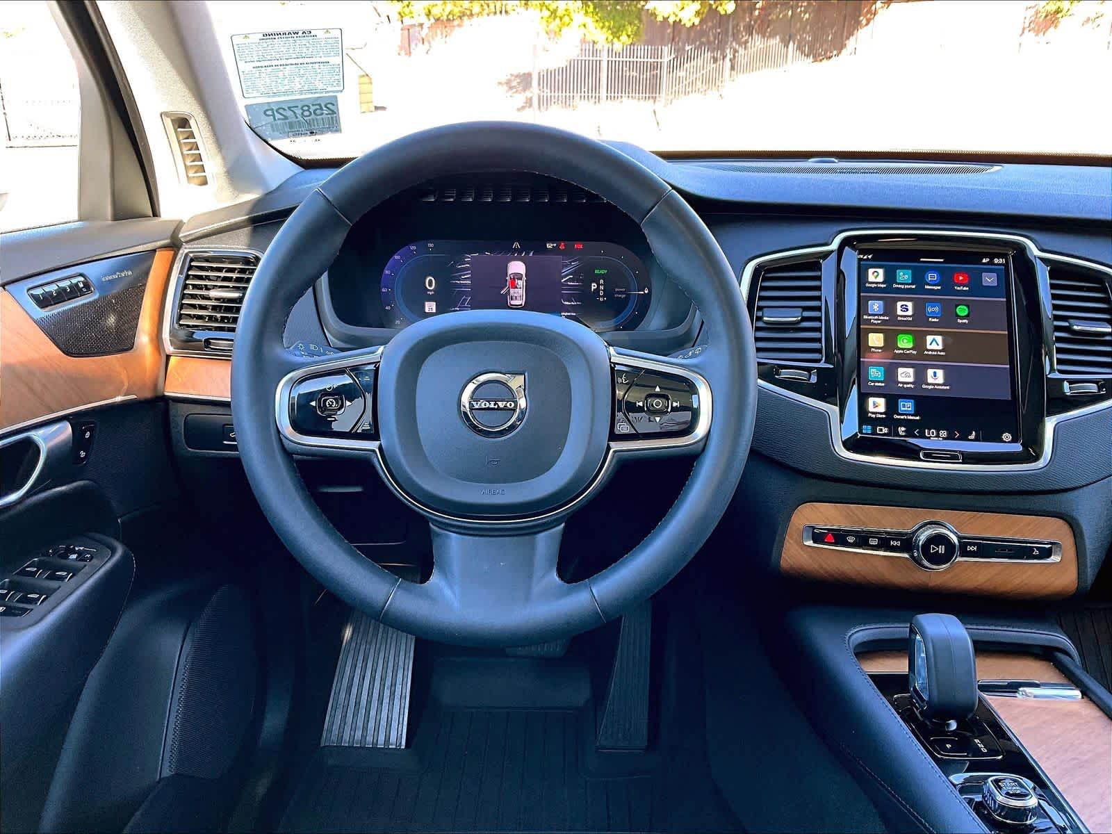 2023 Volvo XC90 Recharge Plug-In Hybrid Plus photo 5