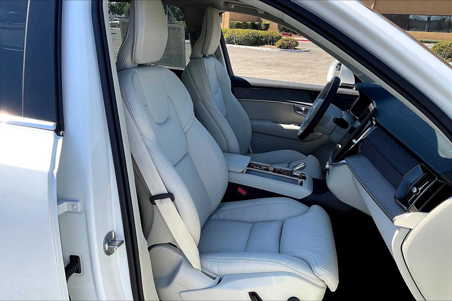 2026 Volvo XC90 Ultra - Photo 32