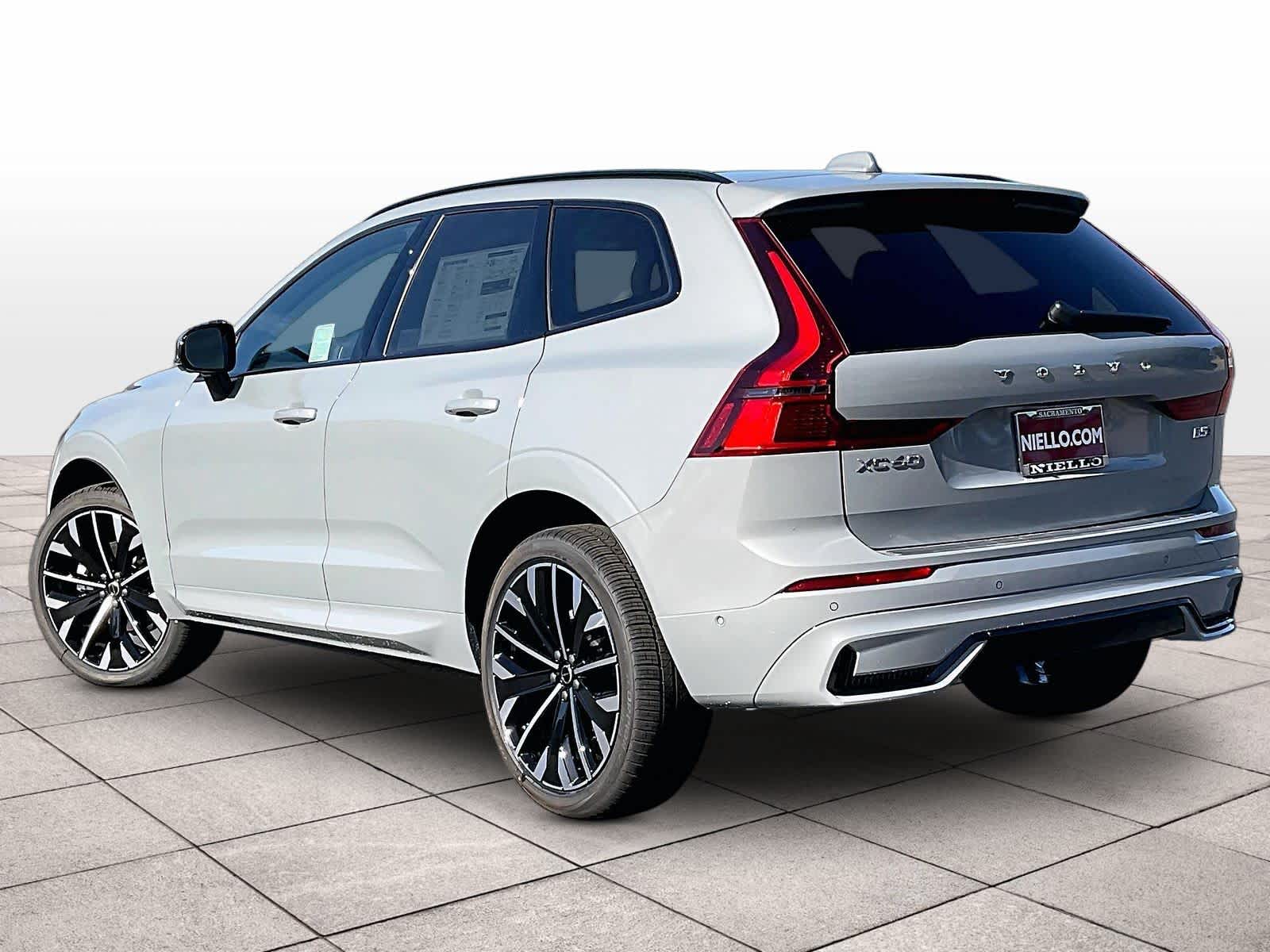 2026 Volvo XC60 B5 Ultra photo 2