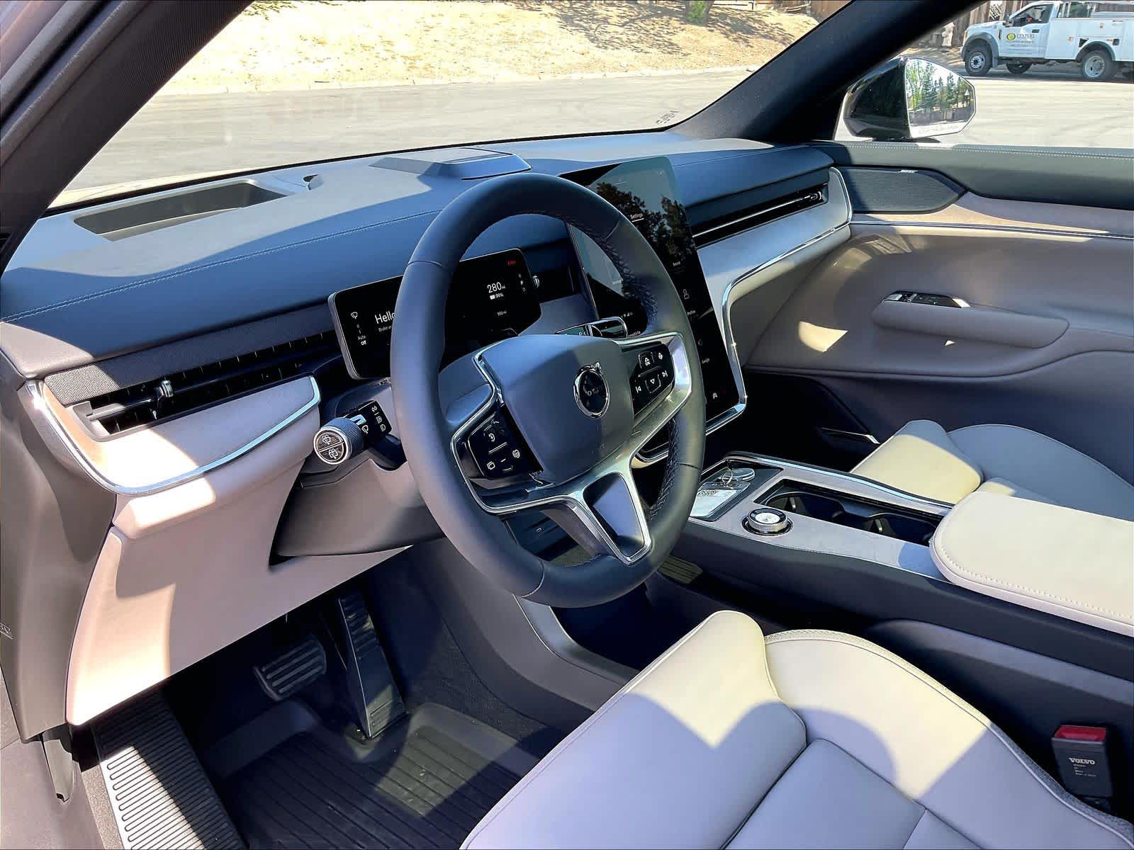 2026 Volvo EX90 Single Motor Plus 7-Seater photo 3