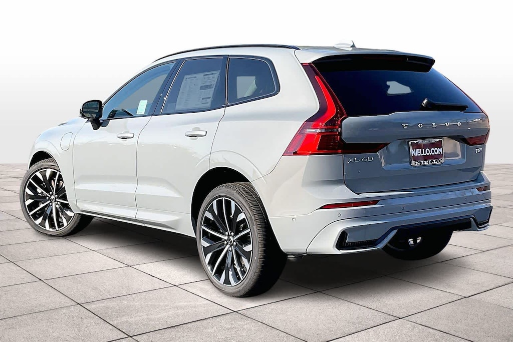 New 2026 Volvo XC60 plug-in hybrid T8 Ultra SUV