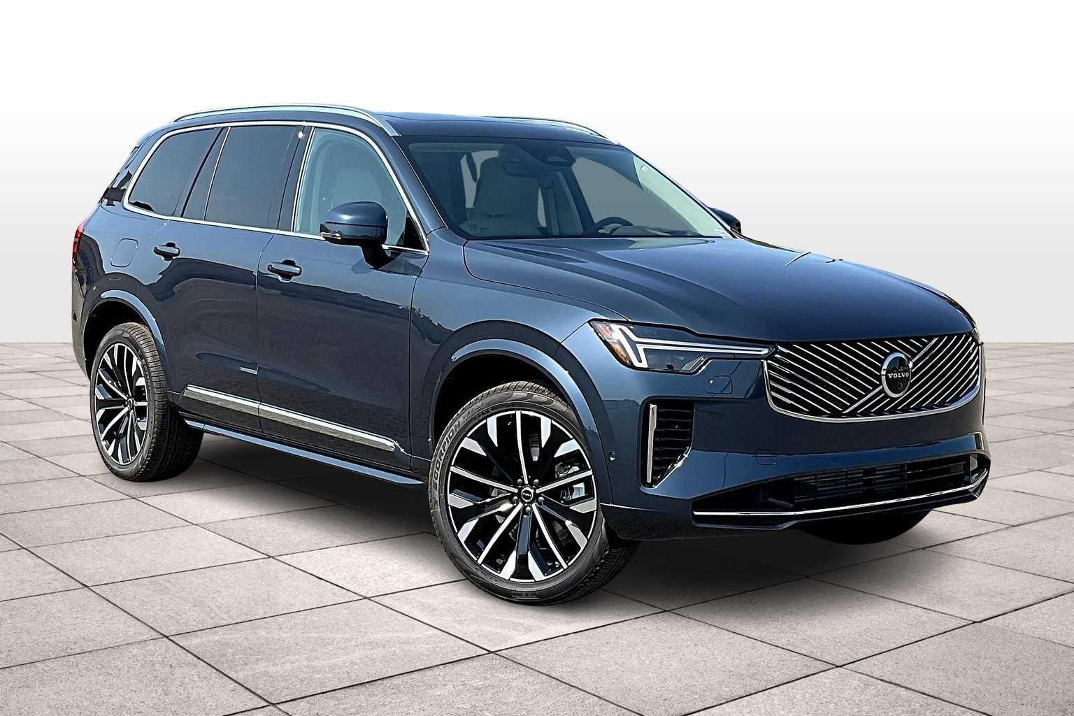 2026 Volvo XC90 T8 photo 2