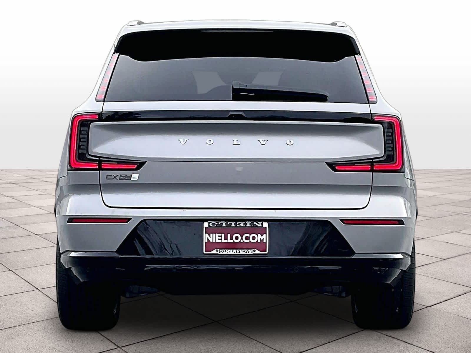 2025 Volvo EX90 Twin Motor Performance Plus 7-Seater photo 5