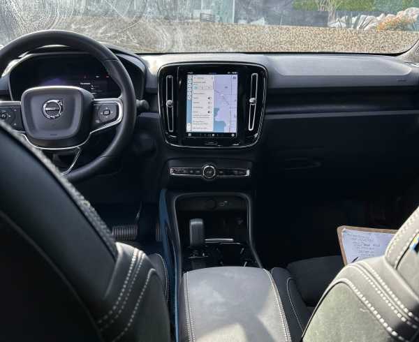 2023 Volvo C40 Recharge Pure Electric Ultimate photo 3