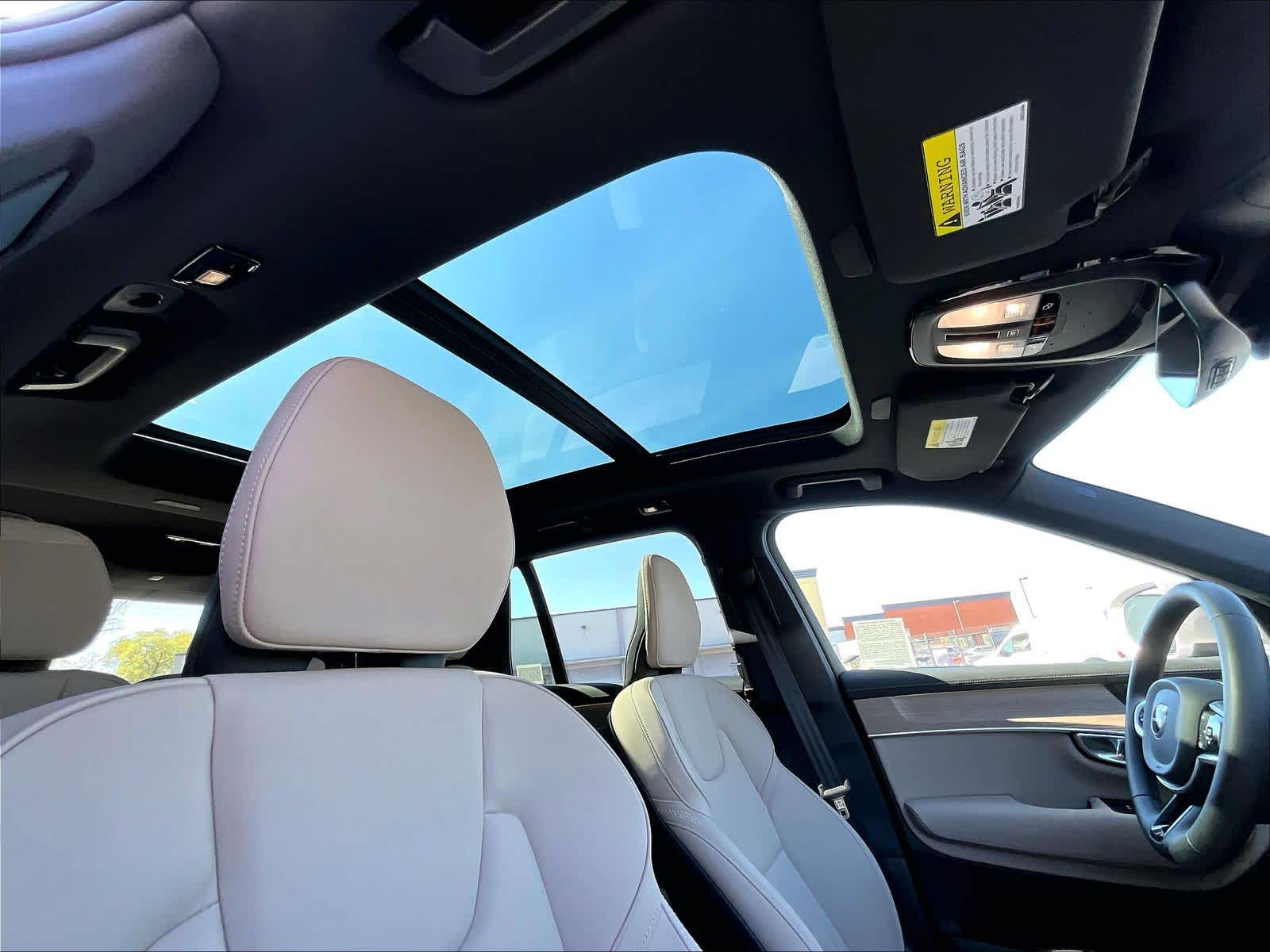 2026 Volvo XC90 Plus - Photo 24