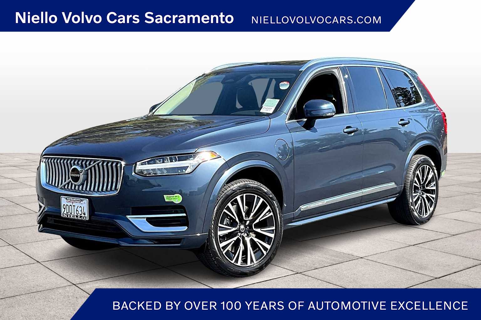 2023 Volvo XC90 Core's photo