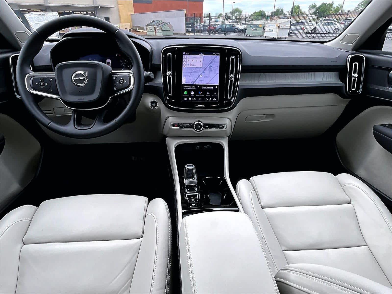 2026 Volvo XC40 Plus - Photo 17