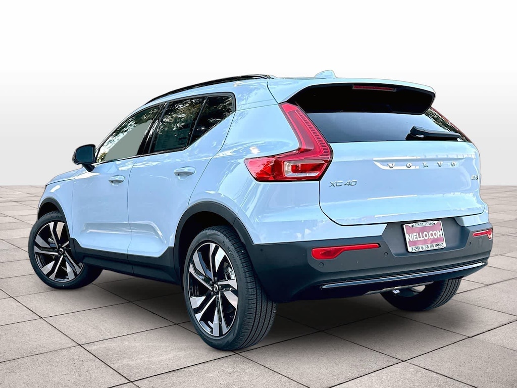 New 2026 Volvo XC40 B5 Plus SUV
