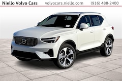 2025 Volvo XC40 B5 Core Bright Theme SUV