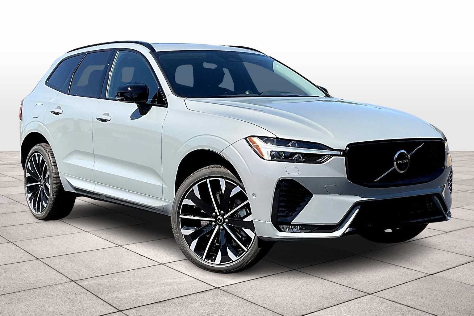 2026 Volvo XC60 B5 photo 2