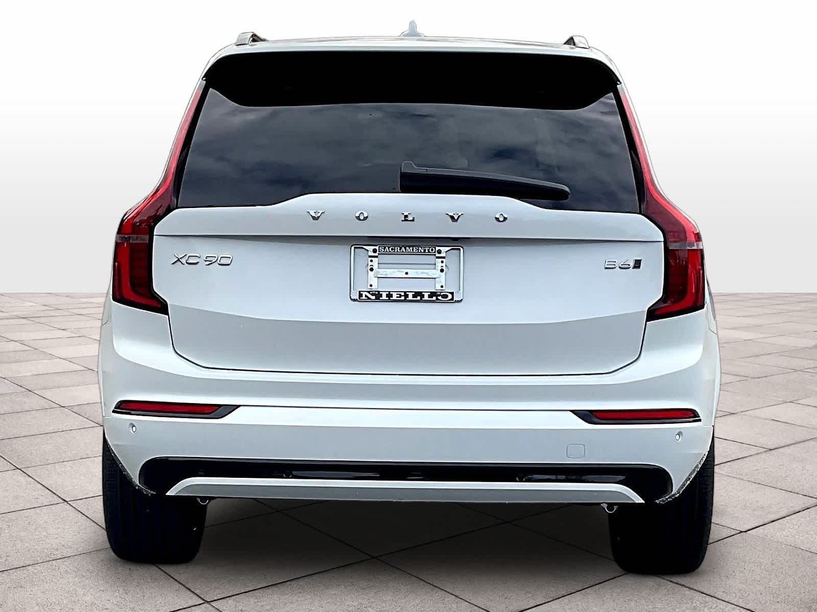 2026 Volvo XC90 B6 Ultra Dark Theme 7-Seater photo 5