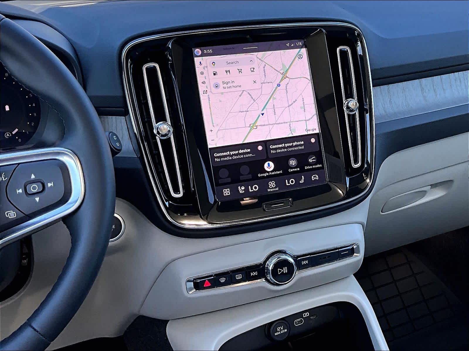 2026 Volvo XC40 Plus photo 6