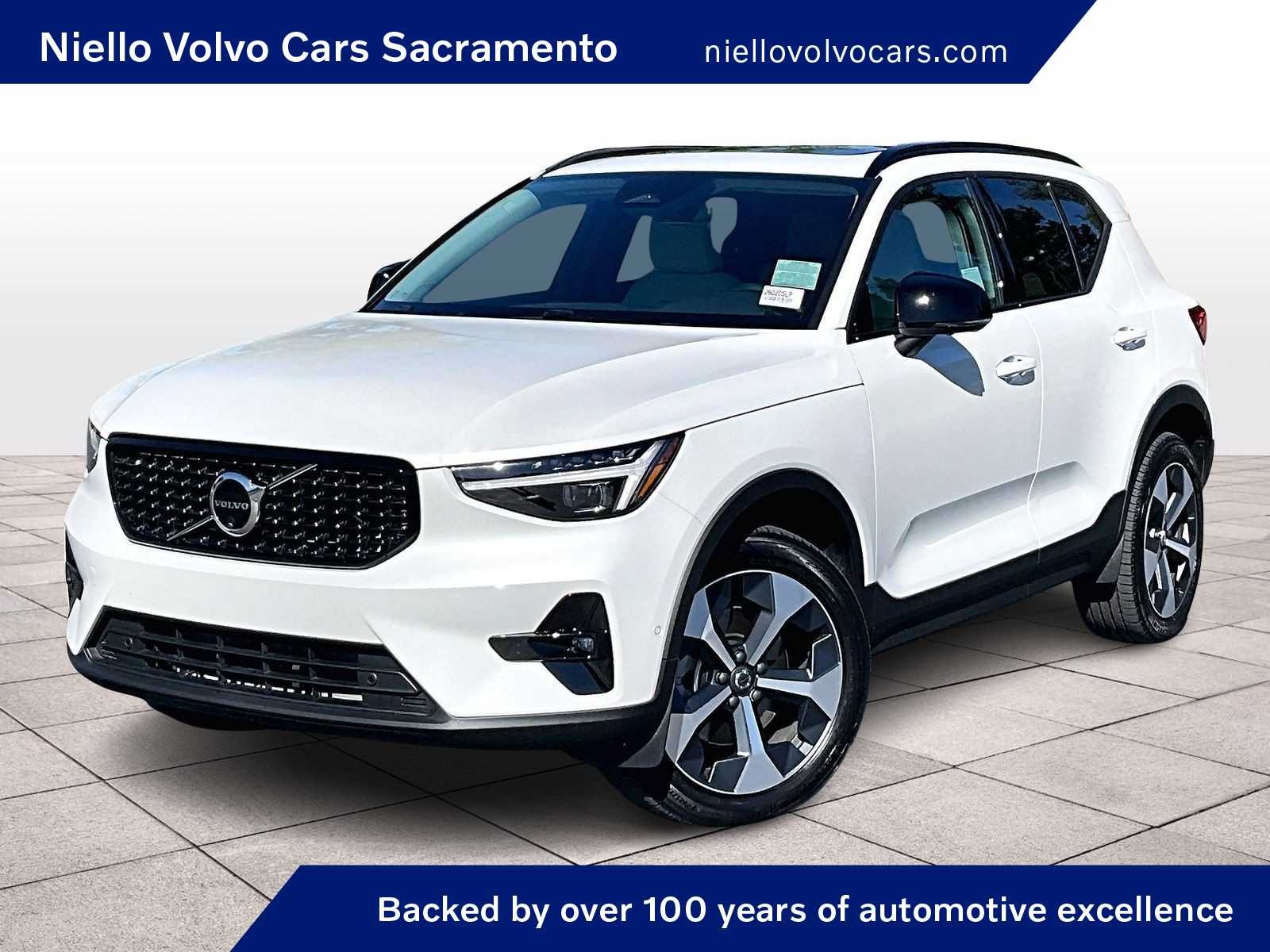 2026 Volvo XC40 Plus photo 1