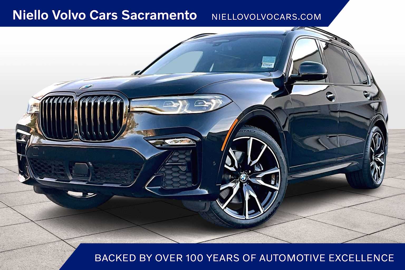 2022 BMW X7 40i's photo