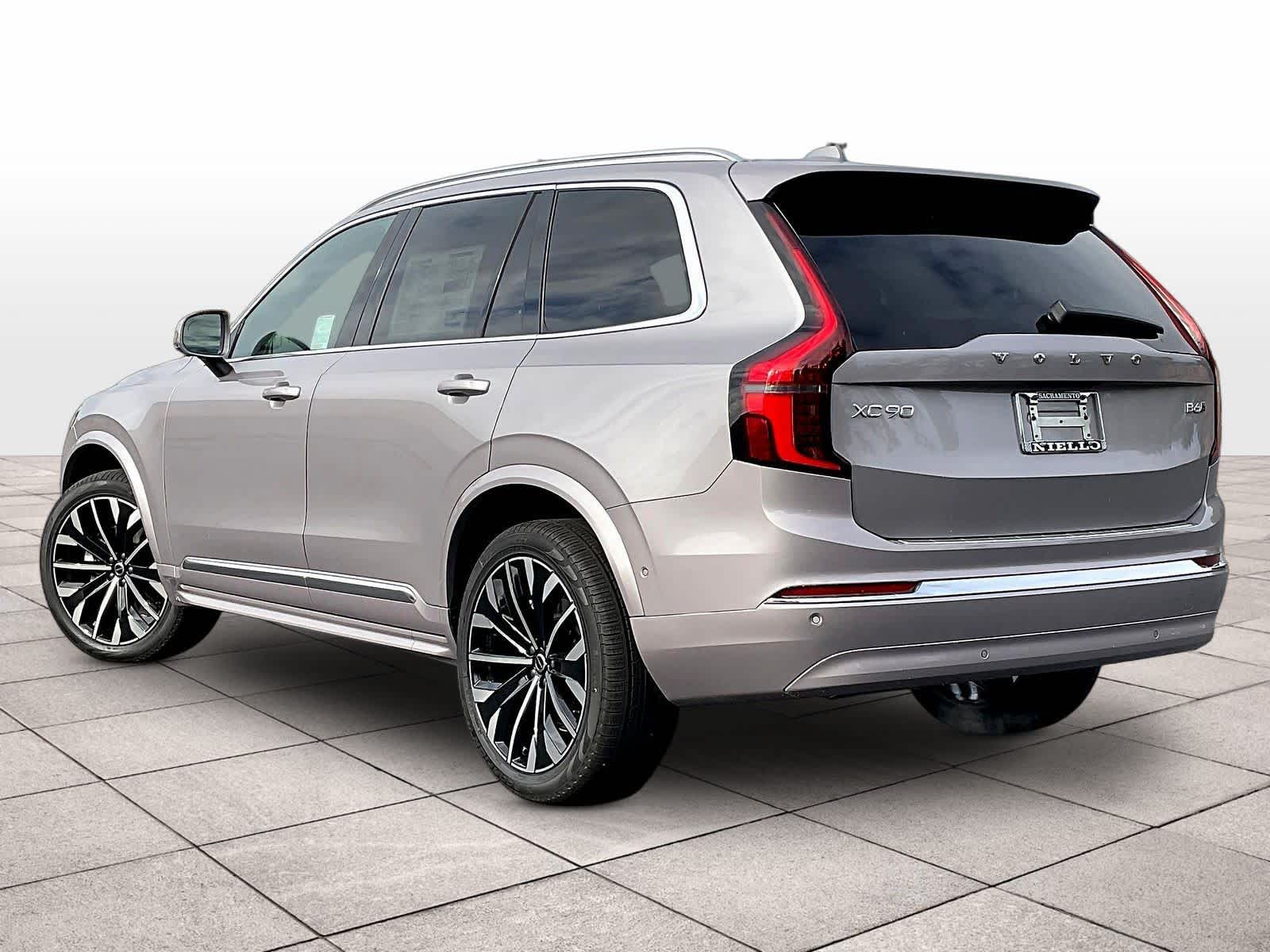 2026 Volvo XC90 B6 Plus 7-Seater photo 2
