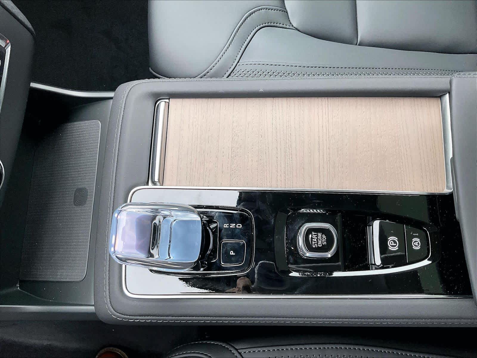 2026 Volvo XC90 Plus - Photo 10