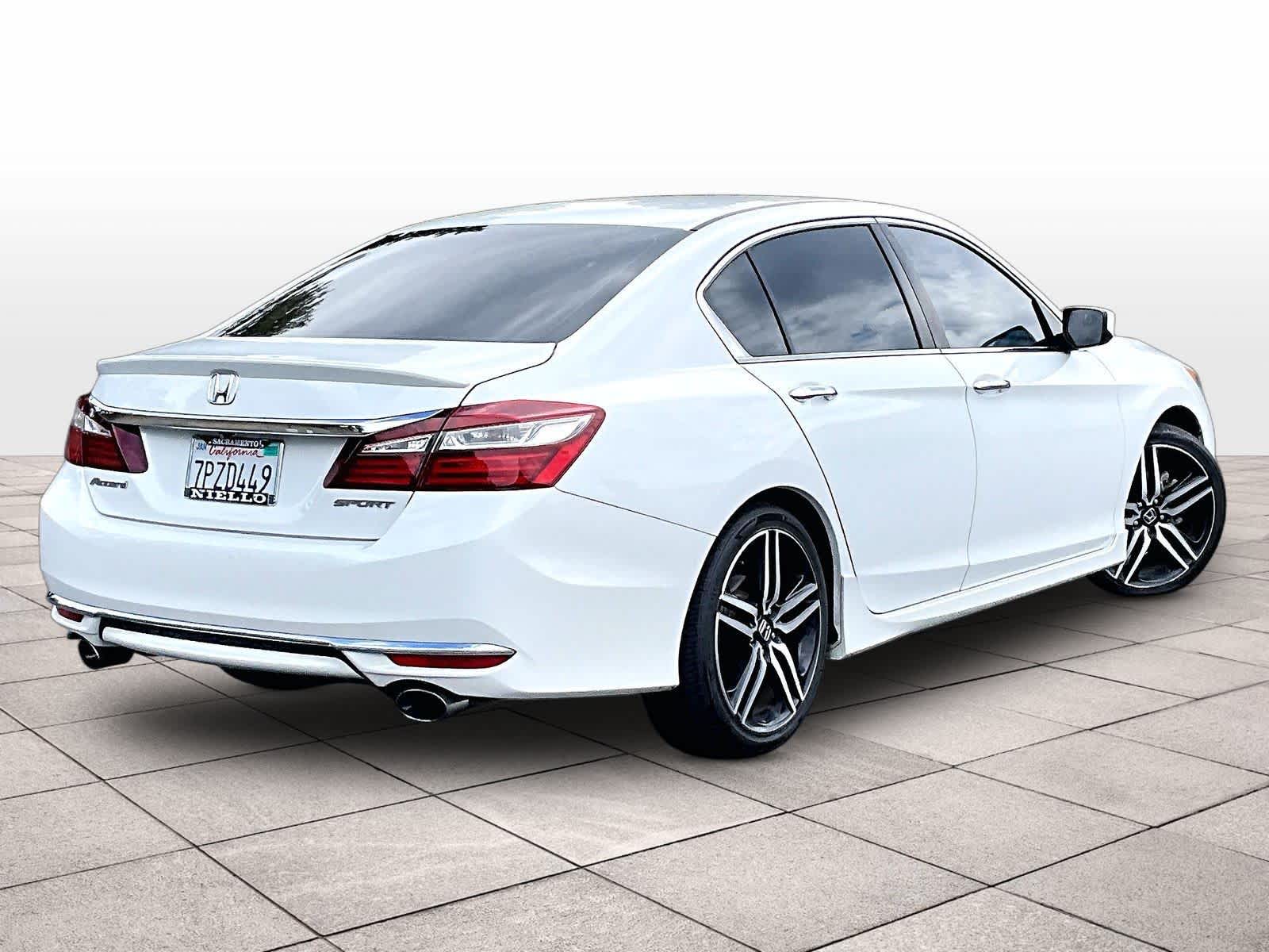 2016 Honda Accord Sedan Sport photo 2
