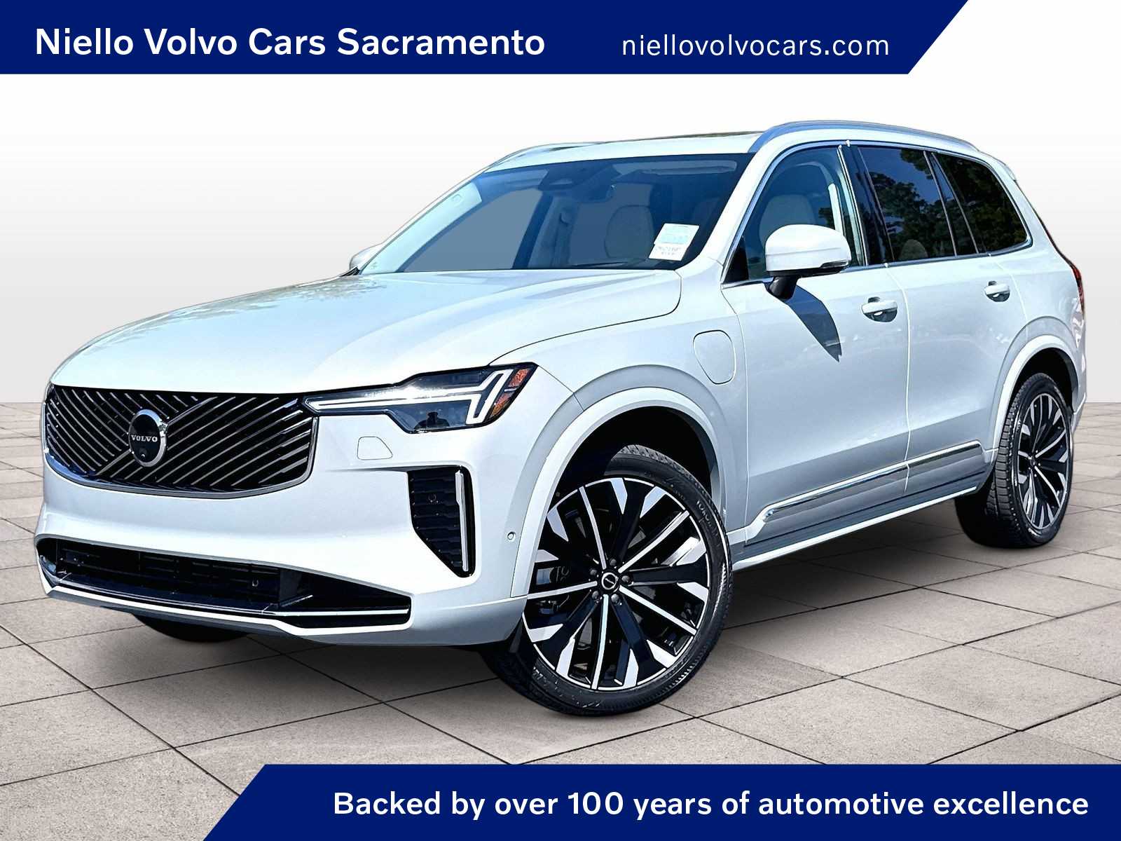 2025 Volvo XC90 T8 Recharge Ultra Bright 4WD's photo