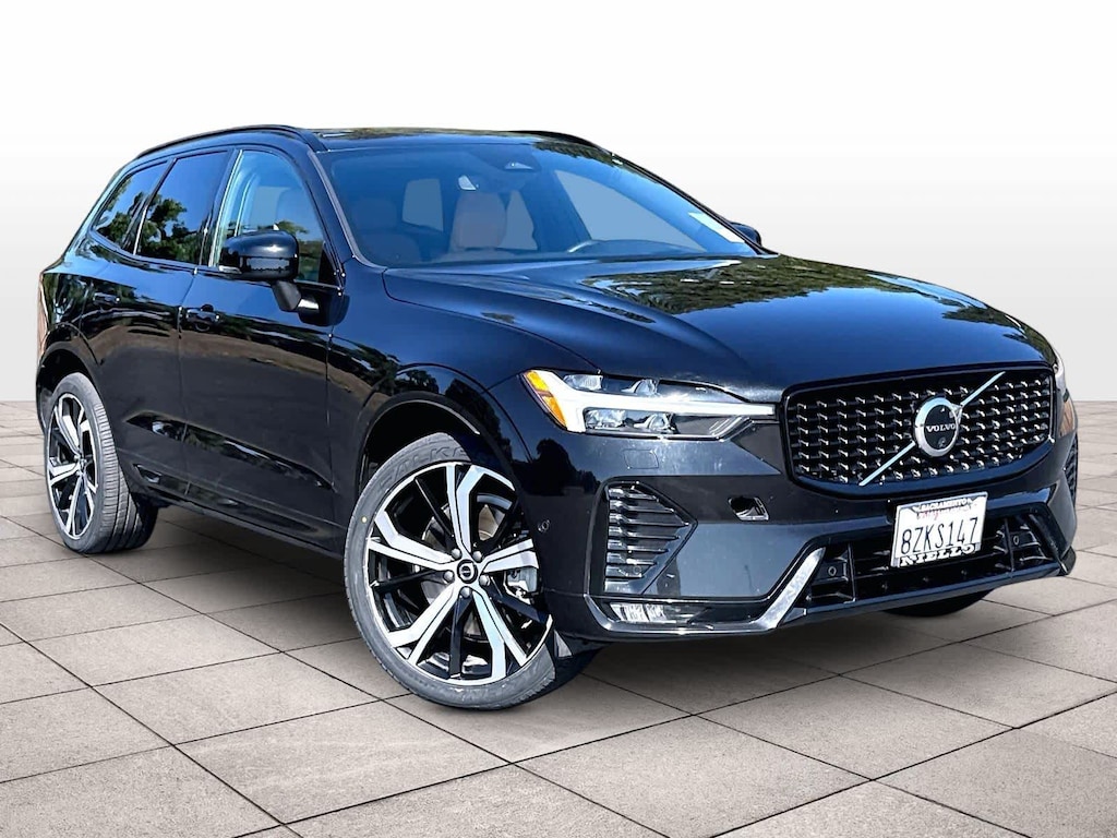 Used 2023 Volvo XC60 Ultimate Dark Theme B6 AWD