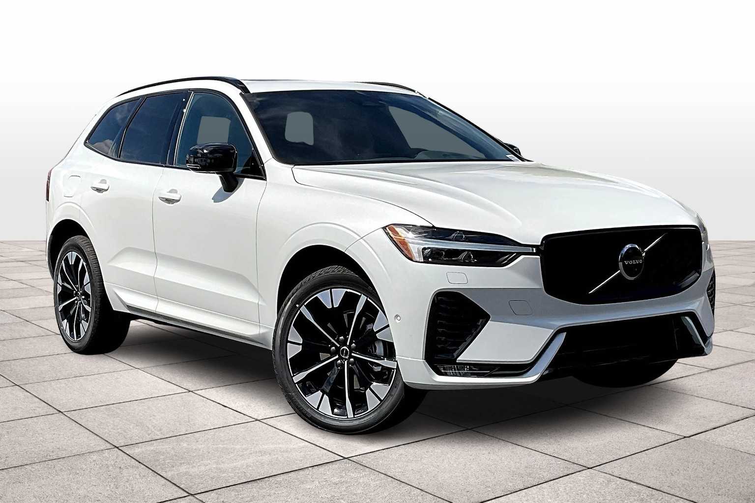 2026 Volvo XC60 B5 Plus photo 2