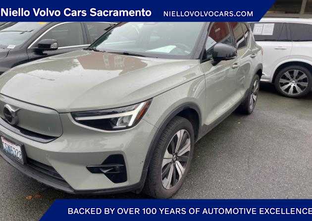 2023 Volvo XC40 Plus's photo