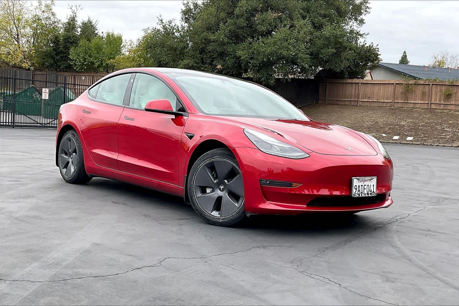 2022 Tesla Model 3 Long Range photo 2