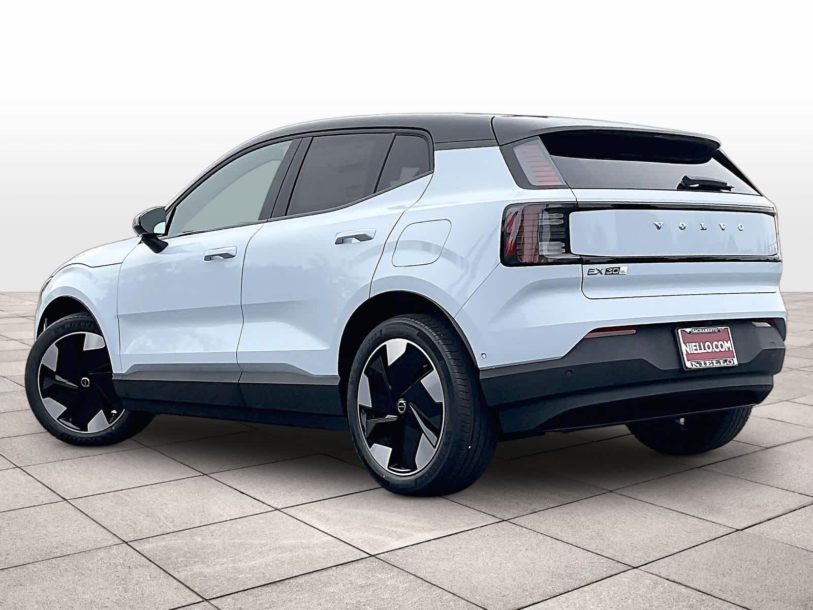 2026 Volvo EX30 Twin Motor Ultra photo 2