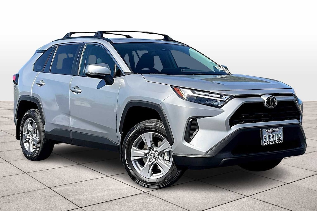 Used 2022 Toyota RAV4 XLE AWD (SE)