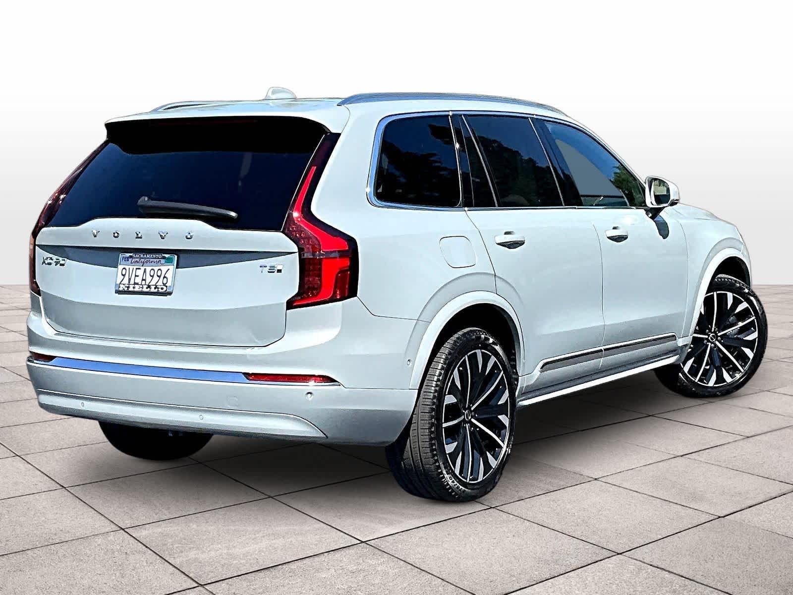 2026 Volvo XC90 Plus - Photo 15