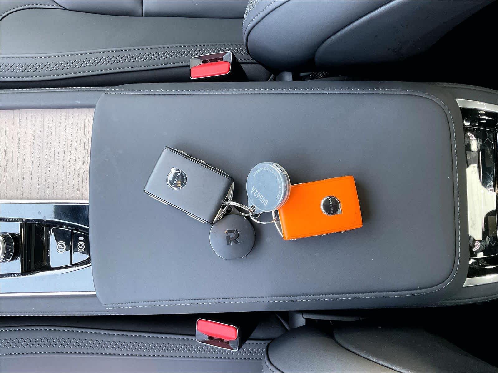 2025 Volvo XC90 Core - Photo 13