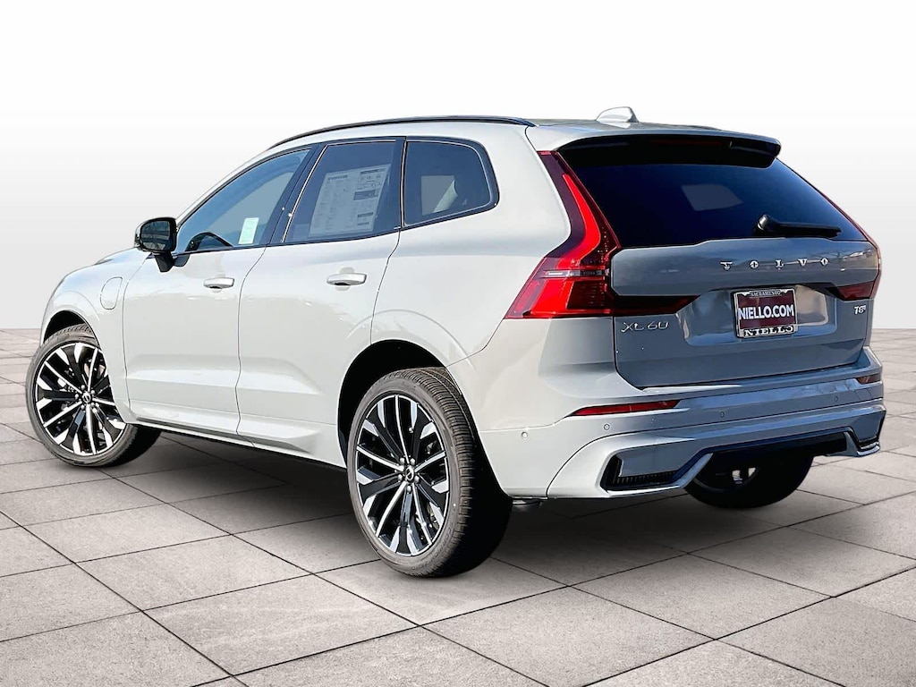 New 2026 Volvo XC60 plug-in hybrid T8 Ultra SUV